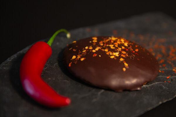 Elisenlebkuchen mit dunkler Schokolade und Chili – Bild 3