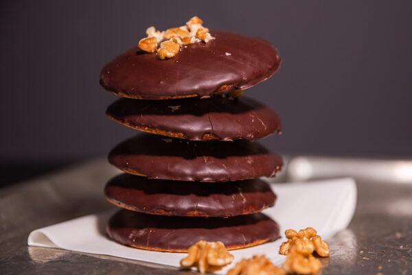 Elisenlebkuchen mit dunkler Schokolade und Walnuss – Bild 4